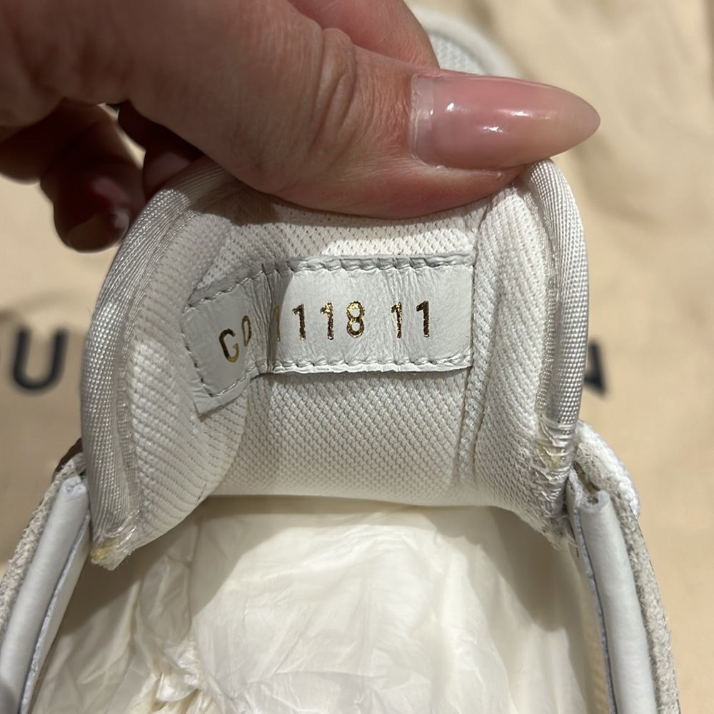 Louis Vuitton men’s sneakers - Picture 5 of 5
